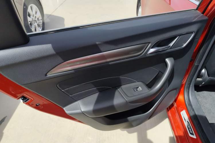 Used Roewe i6 2017 20T Manual Luxury Edition Left Rear Door Interior