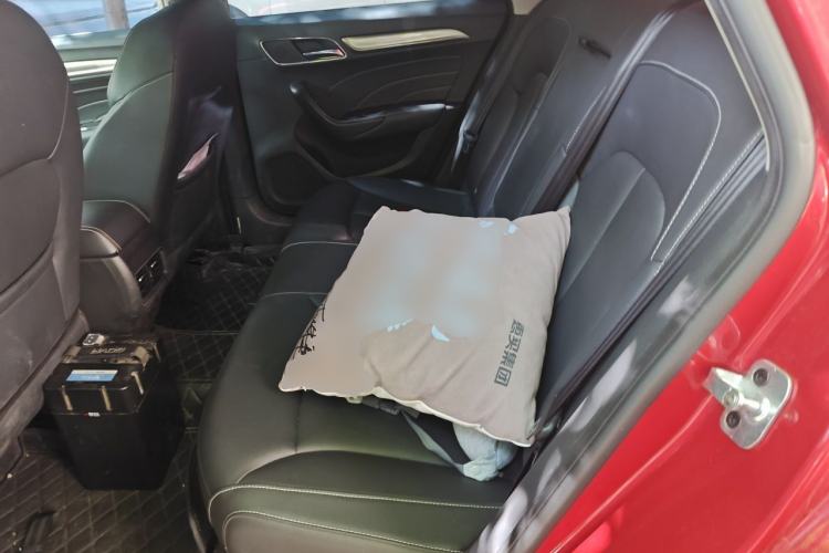 Used Roewe i6 2017 20T Automatic Internet ZhiZun Edition Left Rear Seat