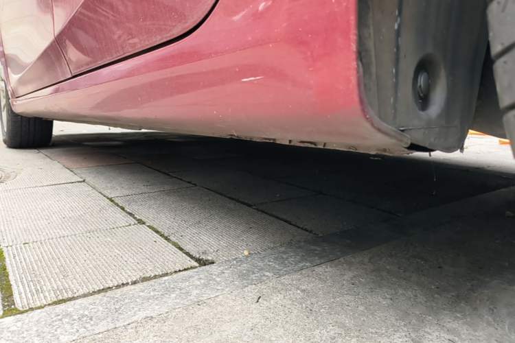 Used Roewe i6 2017 20T Automatic Internet Smart Edition Left Side Sill