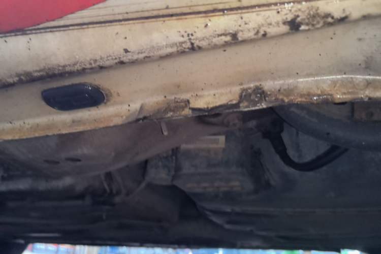 Used Roewe i6 2017 20T Automatic Internet ZhiZun Edition Left Side Sill