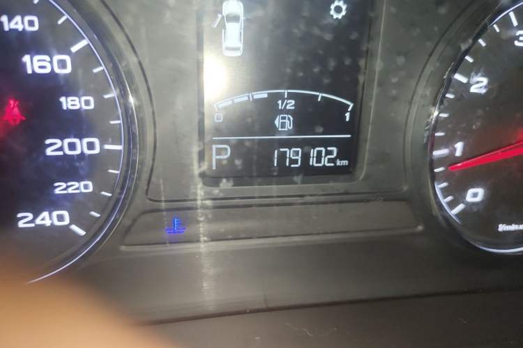 Used Roewe i6 2017 20T Automatic Flagship Edition Odometer Close Up
