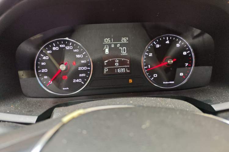 Used Roewe i6 2017 20T Automatic Internet Smart Edition Odometer Close Up