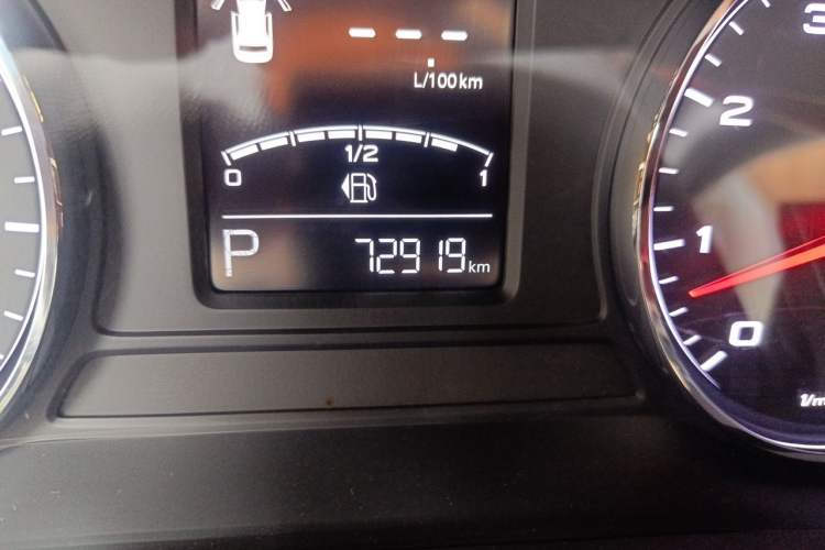 Used Roewe i6 2017 20T Automatic Flagship Edition Odometer Close Up