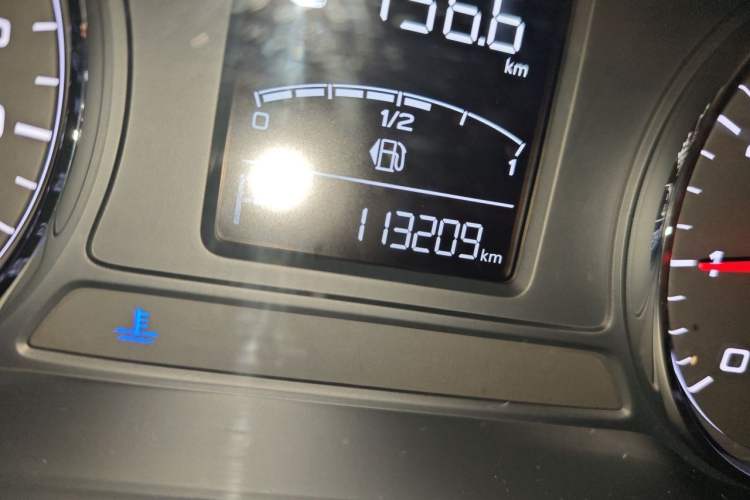 Used Roewe i6 2017 20T Automatic Flagship Edition Odometer Close Up