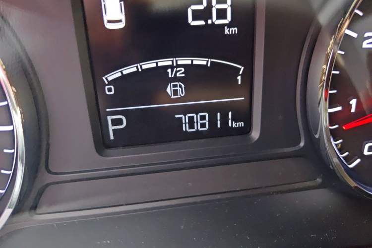 Used Roewe i6 2017 20T Automatic Internet Smart Edition Odometer Close Up