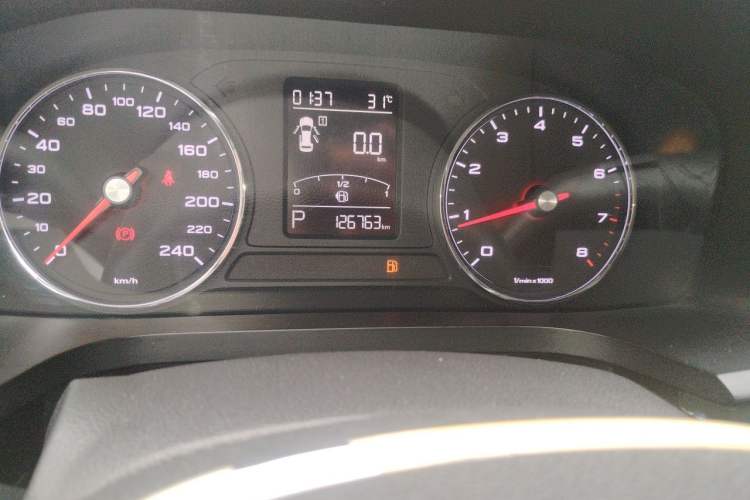 Used Roewe i6 2017 20T Automatic Flagship Edition Odometer Close Up