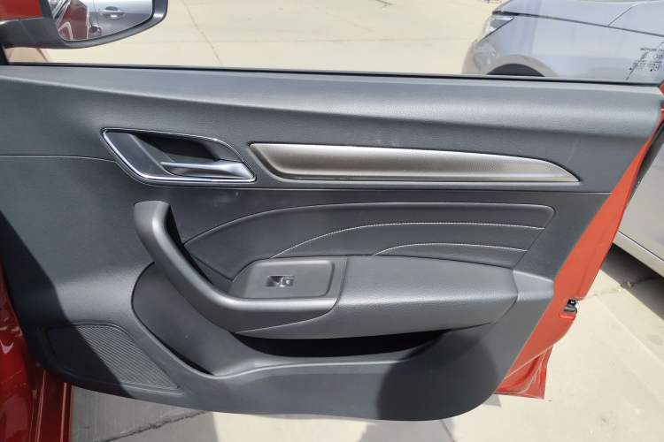 Used Roewe i6 2017 20T Manual Luxury Edition Right Front Door Interior