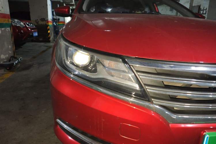 Used Roewe i6 2017 20T Automatic Flagship Edition Right Front Headlight