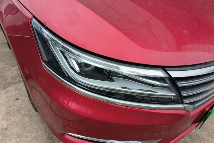 Used Roewe i6 2017 20T Automatic Internet ZhiZun Edition Right Front Headlight
