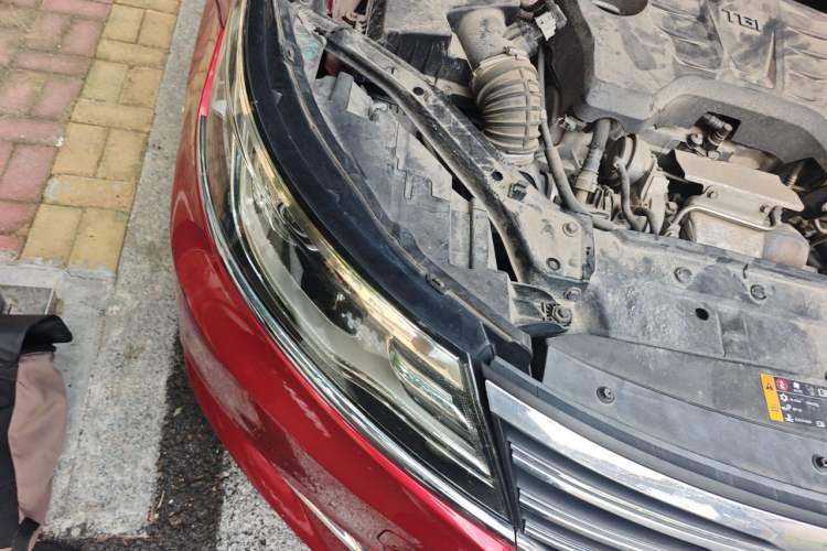 Used Roewe i6 2017 20T Automatic Internet Smart Edition Right Front Headlight