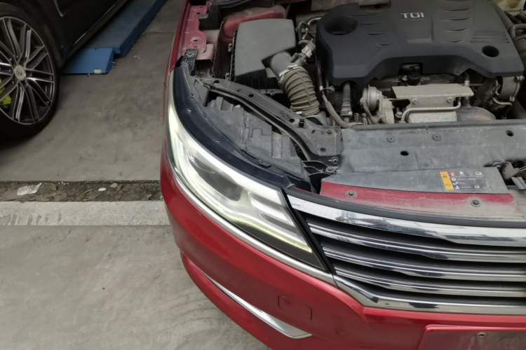 Used Roewe i6 2017 20T Automatic Flagship Edition Right Front Headlight