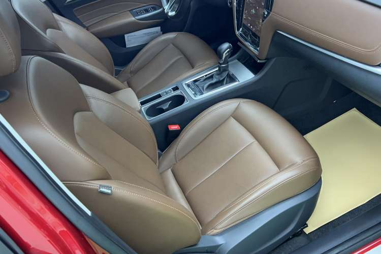 Used Roewe i6 2017 20T Automatic Internet ZhiZun Edition Right Front Seat