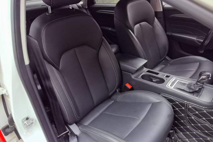 Used Roewe i6 2017 20T Automatic Internet ZhiZun Edition Right Front Seat