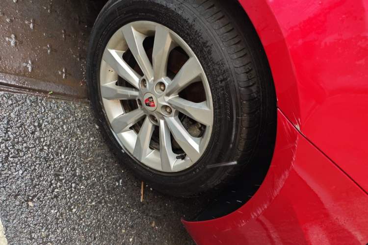 Used Roewe i6 2017 20T Automatic Internet Smart Edition Right Front Wheel Hub