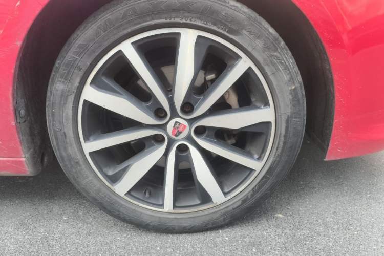 Used Roewe i6 2017 20T Automatic Internet Smart Edition Right Front Wheel Hub