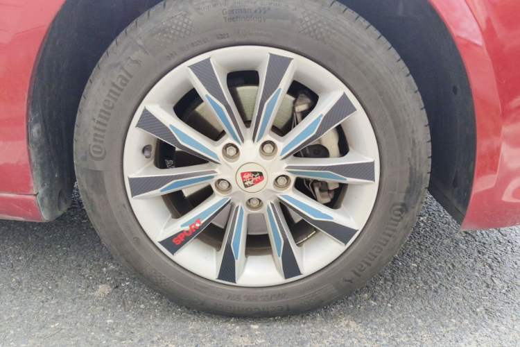 Used Roewe i6 2017 20T Automatic Internet Smart Edition Right Front Wheel Hub