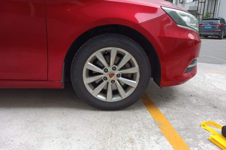Used Roewe i6 2017 20T Automatic Internet Smart Edition Right Front Wheel Hub