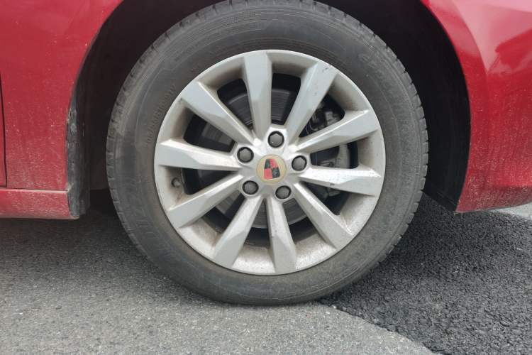 Used Roewe i6 2017 20T Automatic Flagship Edition Right Front Wheel Hub