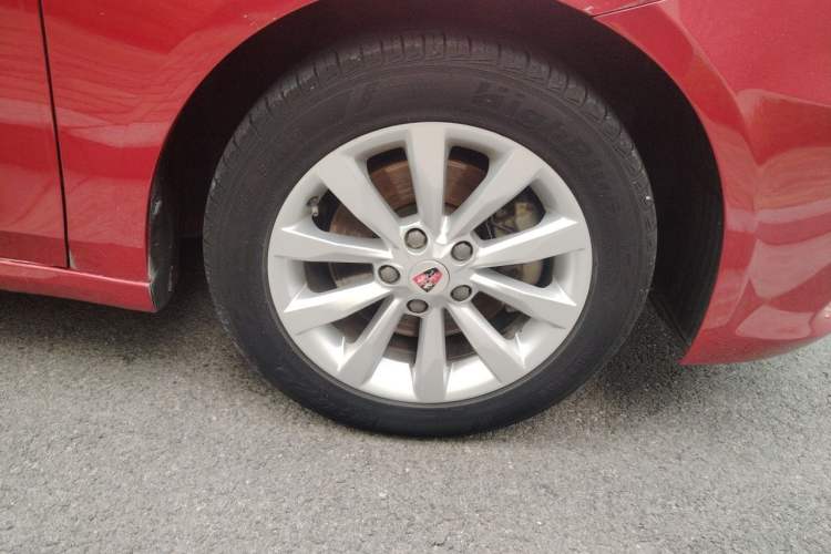 Used Roewe i6 2017 20T Automatic Flagship Edition Right Front Wheel Hub