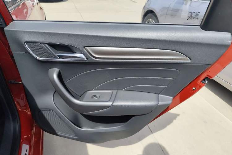 Used Roewe i6 2017 20T Manual Luxury Edition Right Rear Door Interior