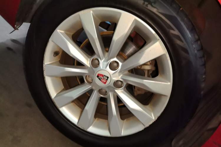 Used Roewe i6 2017 20T Automatic Internet Smart Edition Right Rear Wheel Hub