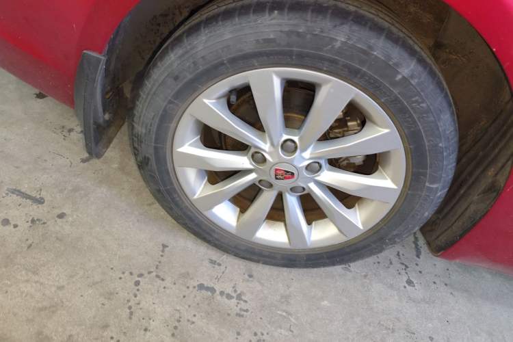 Used Roewe i6 2017 20T Automatic Flagship Edition Right Rear Wheel Hub