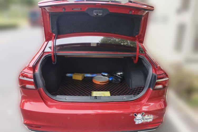 Used Roewe i6 2017 20T Automatic Internet Smart Edition Trunk