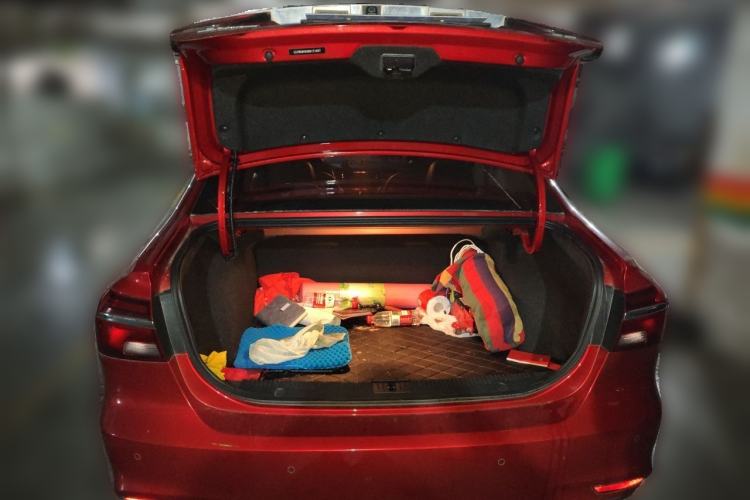 Used Roewe i6 2017 20T Automatic Flagship Edition Trunk