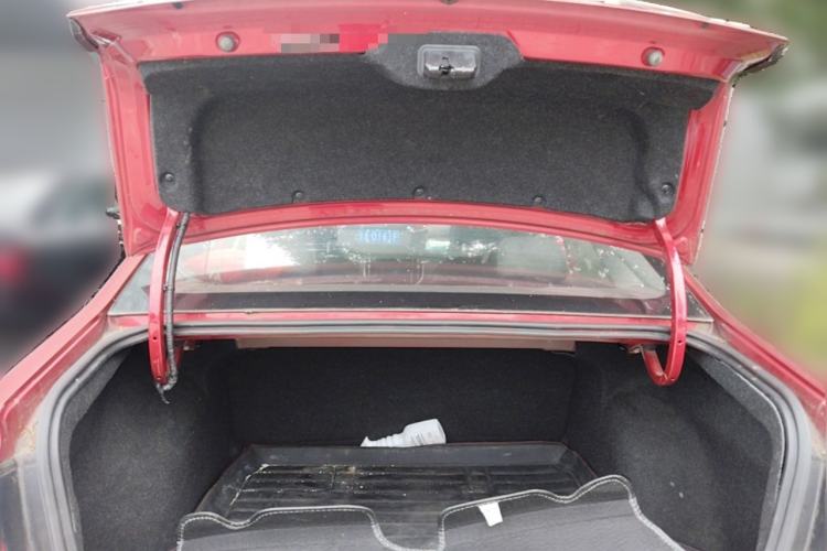 Used Roewe i6 2017 20T Manual Luxury Edition Trunk