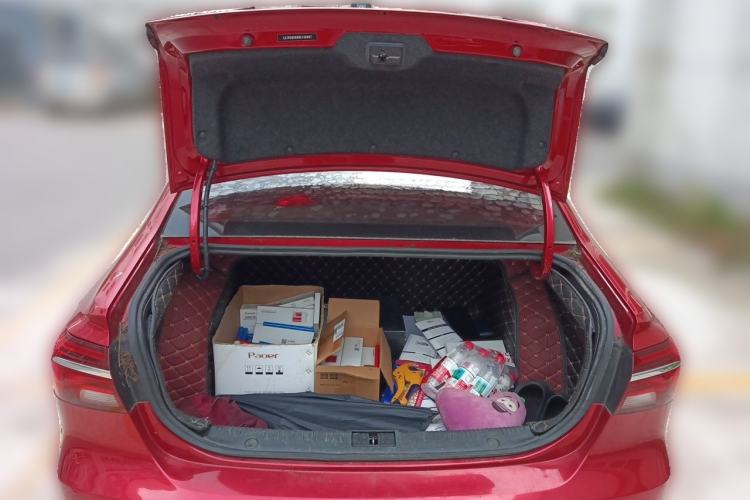 Used Roewe i6 2017 20T Automatic Internet Smart Edition Trunk