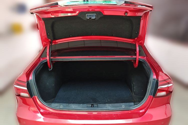 Used Roewe i6 2017 20T Automatic Flagship Edition Trunk