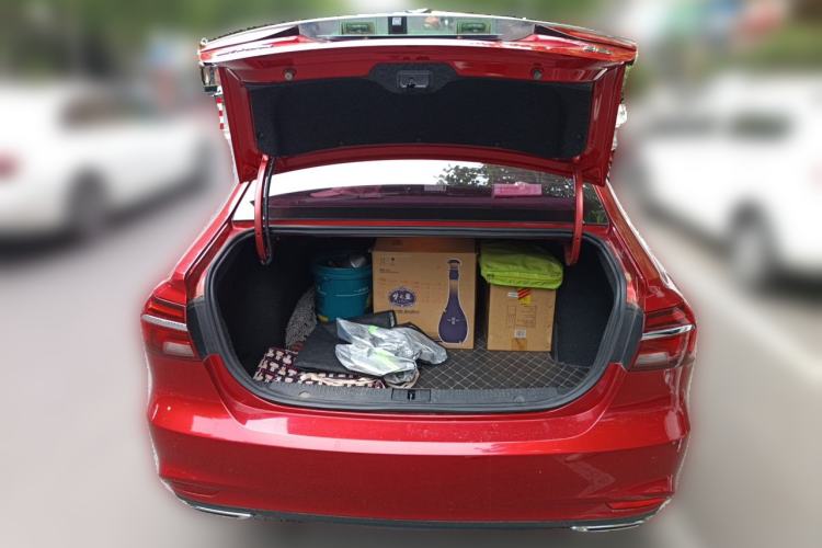 Used Roewe i6 2017 20T Automatic Internet Smart Edition Trunk