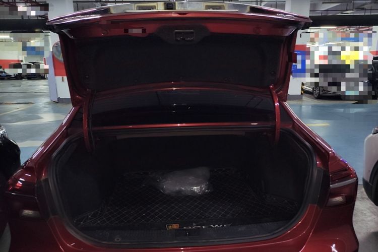 Used Roewe i6 2017 16T Automatic Connected Smart Edition Trunk