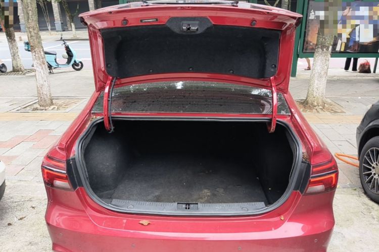 Used Roewe i6 2017 20T Automatic Internet Smart Edition Trunk