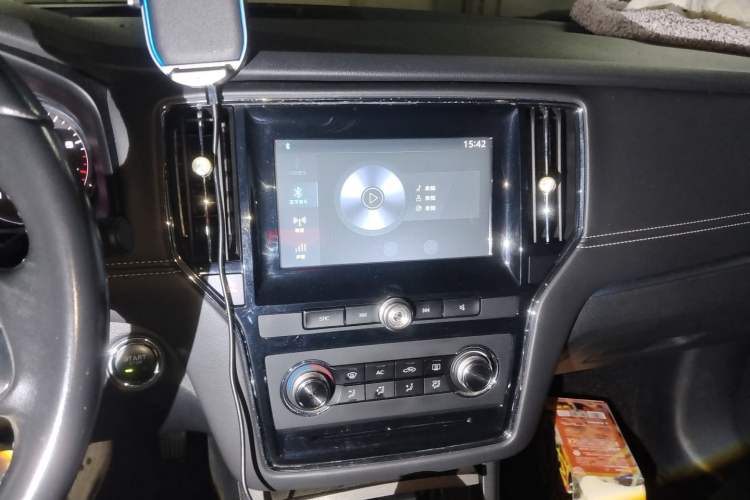 Used Roewe i6 2017 20T Automatic Flagship Edition Audio And AC Panel