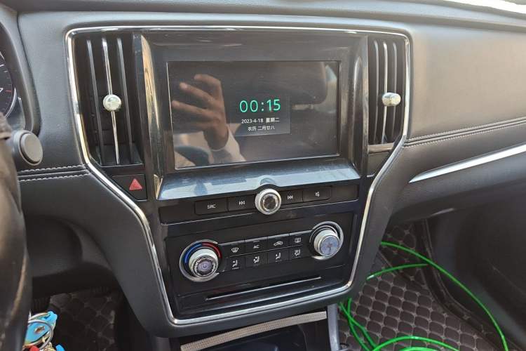 Used Roewe i6 2017 20T Manual Luxury Edition Audio And AC Panel
