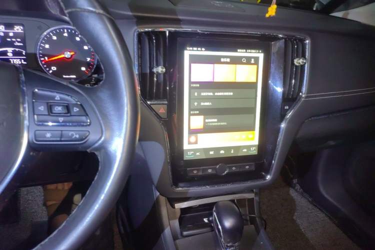 Used Roewe i6 2017 20T Automatic Internet Smart Edition Audio And AC Panel