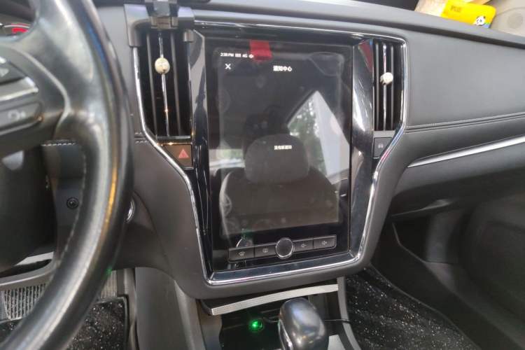 Used Roewe i6 2017 20T Automatic Internet ZhiZun Edition Audio And AC Panel
