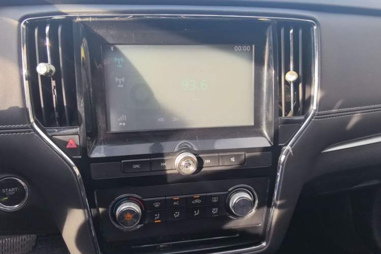 Used Roewe i6 2017 20T Automatic Flagship Edition Audio And AC Panel