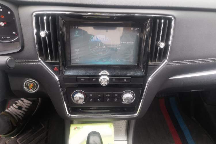 Used Roewe i6 2017 16T Automatic Flagship Edition Audio And AC Panel