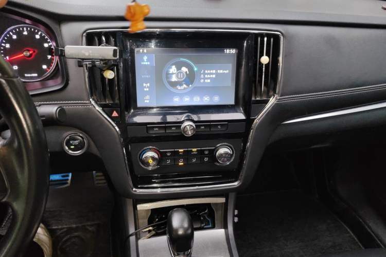 Used Roewe i6 2017 20T Automatic Flagship Edition Audio And AC Panel