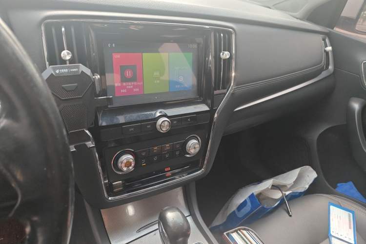 Used Roewe i6 2017 20T Automatic Flagship Edition Audio And AC Panel
