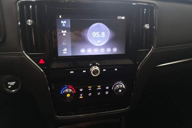 Used Roewe i6 2017 20T Automatic Flagship Edition Audio And AC Panel