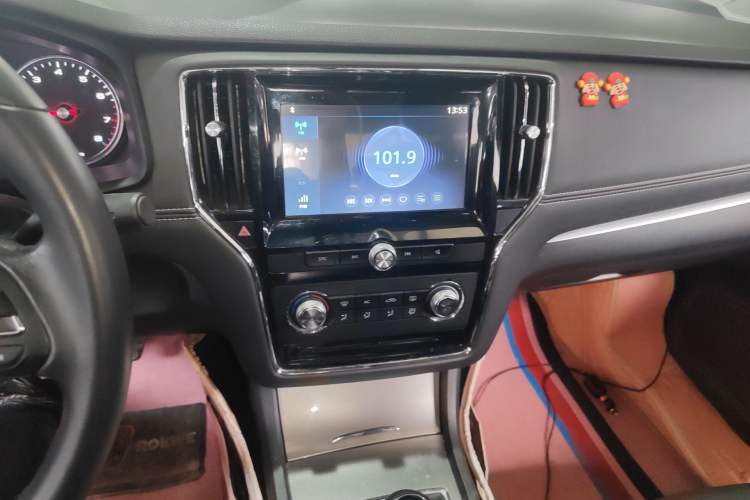 Used Roewe i6 2017 20T Manual Luxury Edition Audio And AC Panel