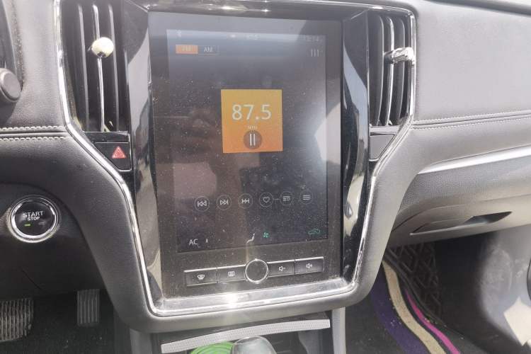 Used Roewe i6 2017 20T Automatic Internet Smart Edition Audio And AC Panel