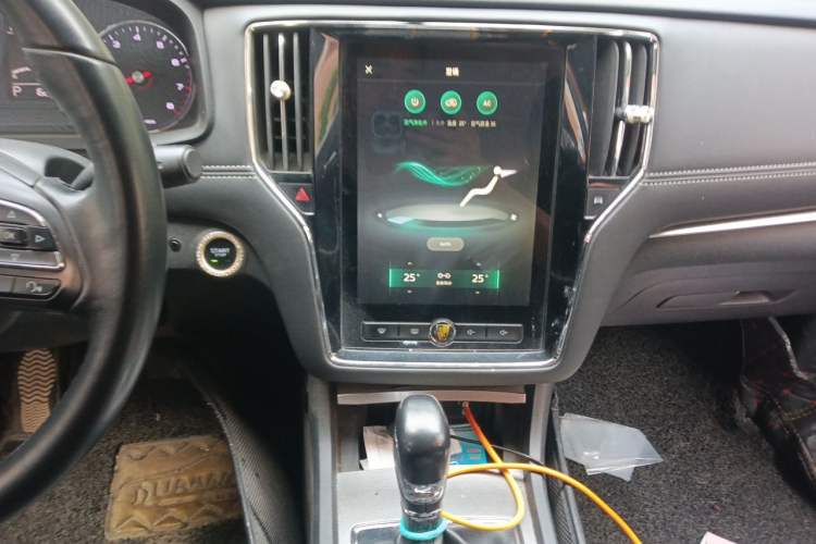 Used Roewe i6 2017 20T Automatic Internet Smart Edition Audio And AC Panel