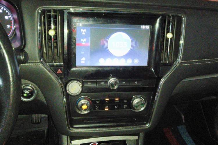 Used Roewe i6 2017 20T Automatic Flagship Edition Audio And AC Panel