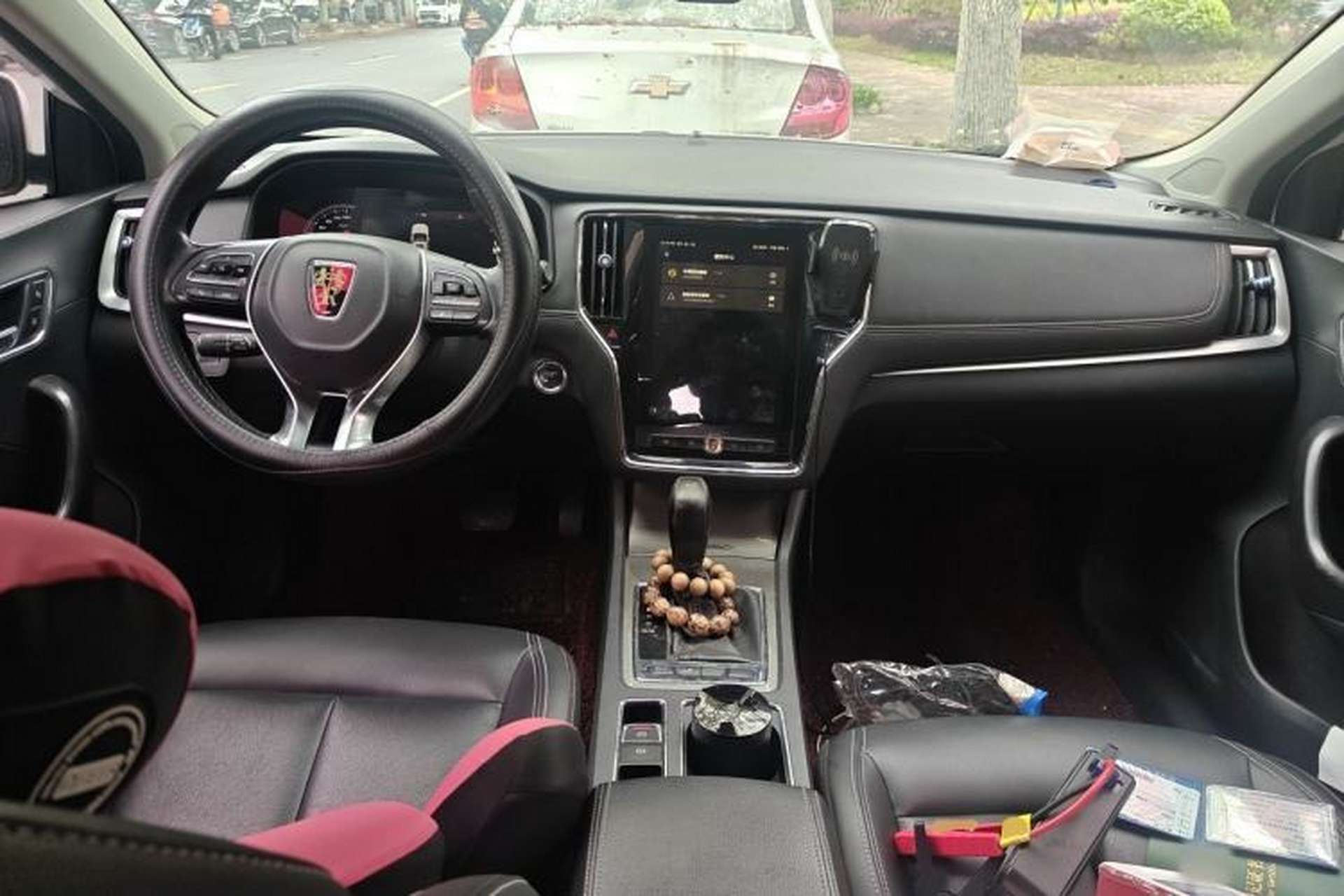 Used Roewe i6 2017 20T Automatic Internet ZhiZun Edition Center Console
