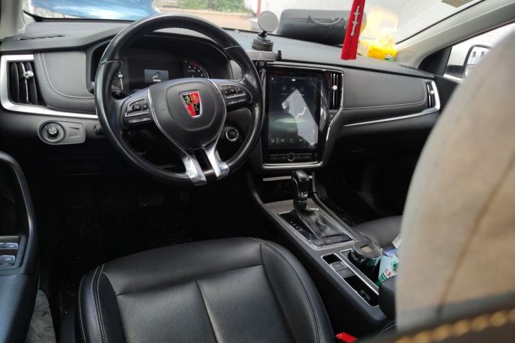 Used Roewe i6 2017 20T Automatic Internet ZhiZun Edition Center Console