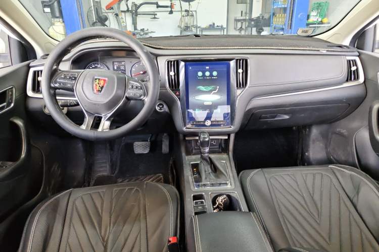Used Roewe i6 2017 20T Automatic Internet Smart Edition Center Console